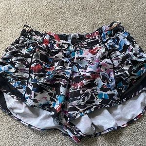 Lululemon size 4 hotty hot shorts